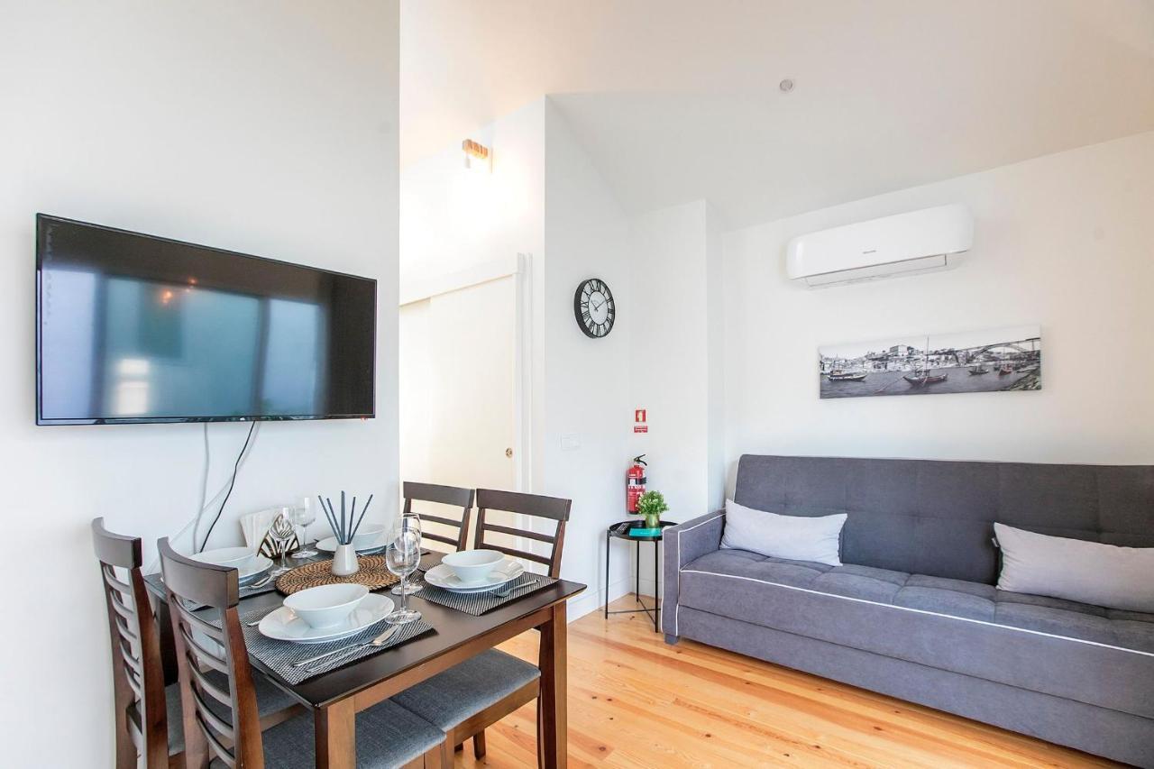 Lovelystay - Cozy 1Br In Santa Catarina W/ Balcony Porto Ngoại thất bức ảnh