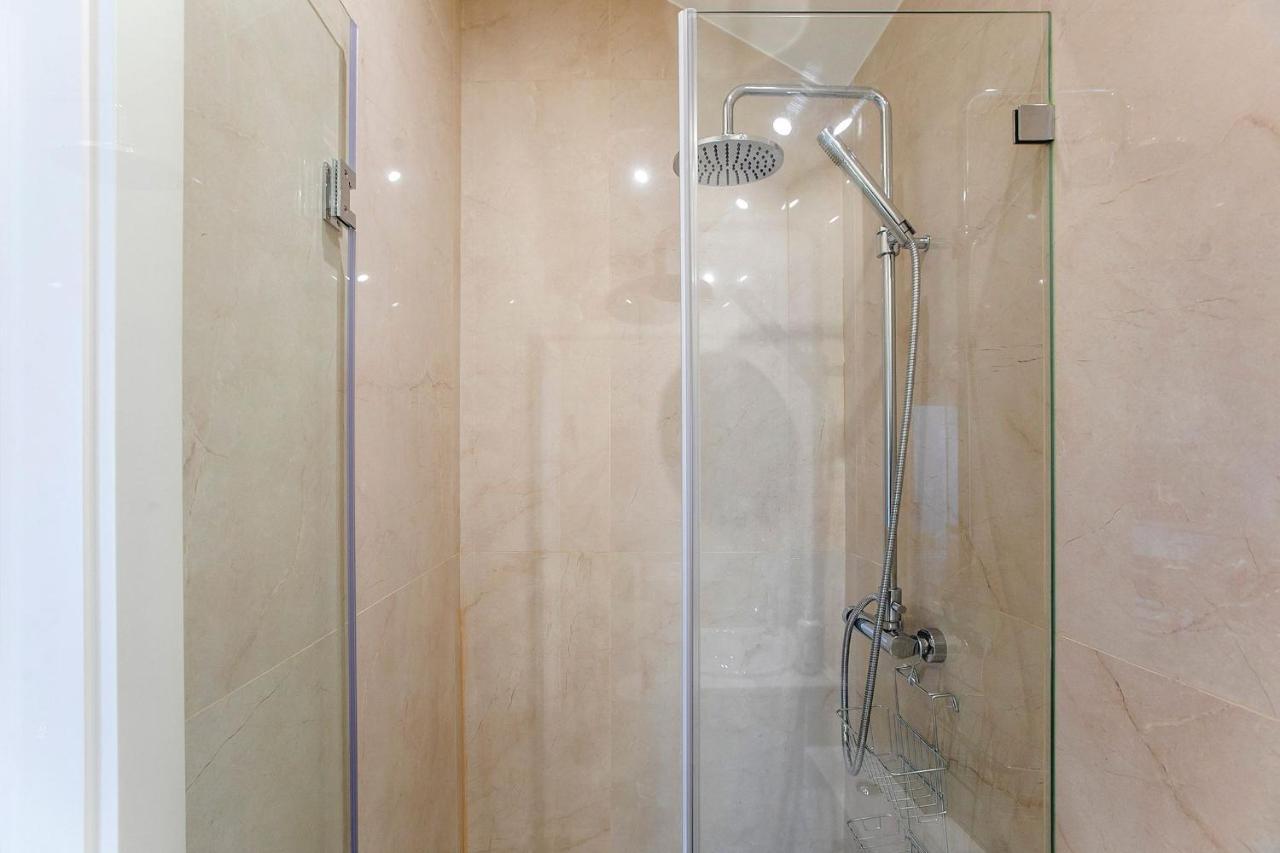 Lovelystay - Cozy 1Br In Santa Catarina W/ Balcony Porto Ngoại thất bức ảnh